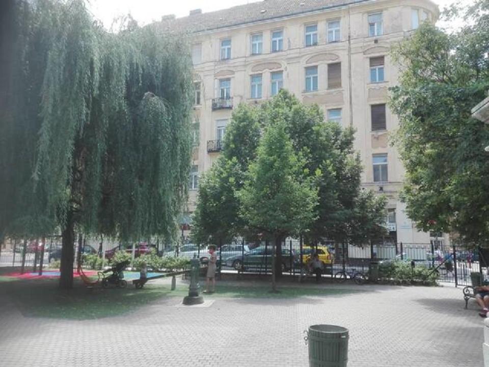 A Quiet Studio In The Heart Of The City Budapest Exteriör bild