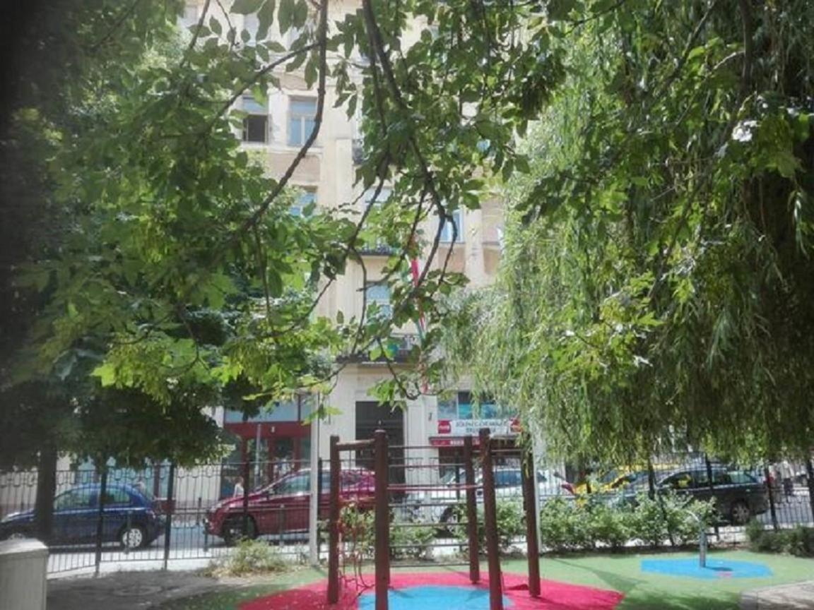 A Quiet Studio In The Heart Of The City Budapest Exteriör bild