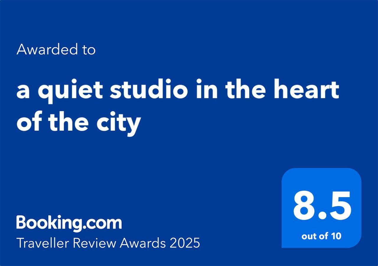 A Quiet Studio In The Heart Of The City Budapest Exteriör bild