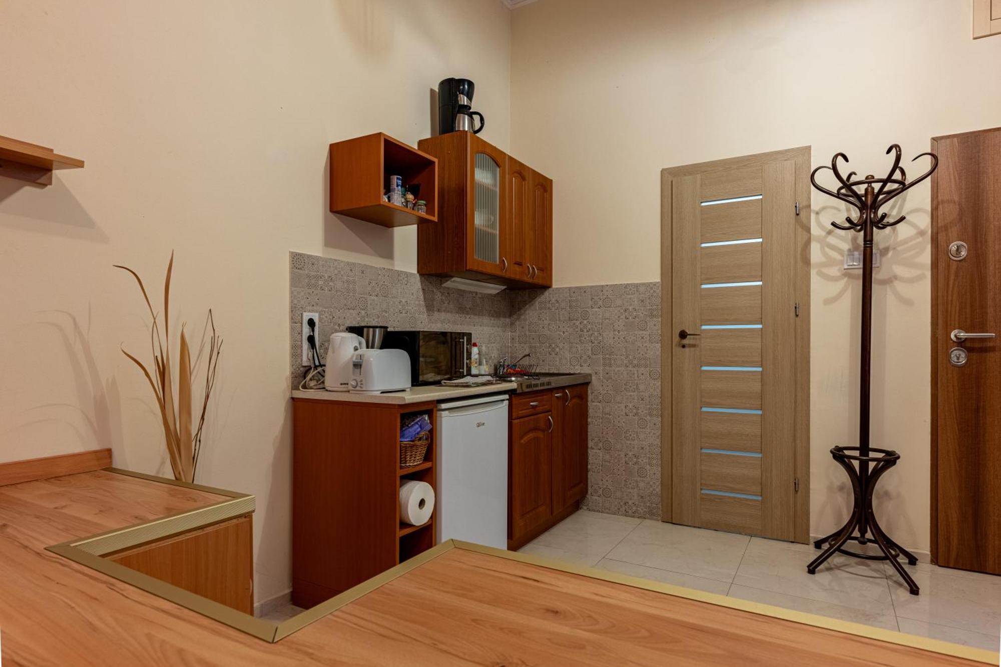 A Quiet Studio In The Heart Of The City Budapest Exteriör bild