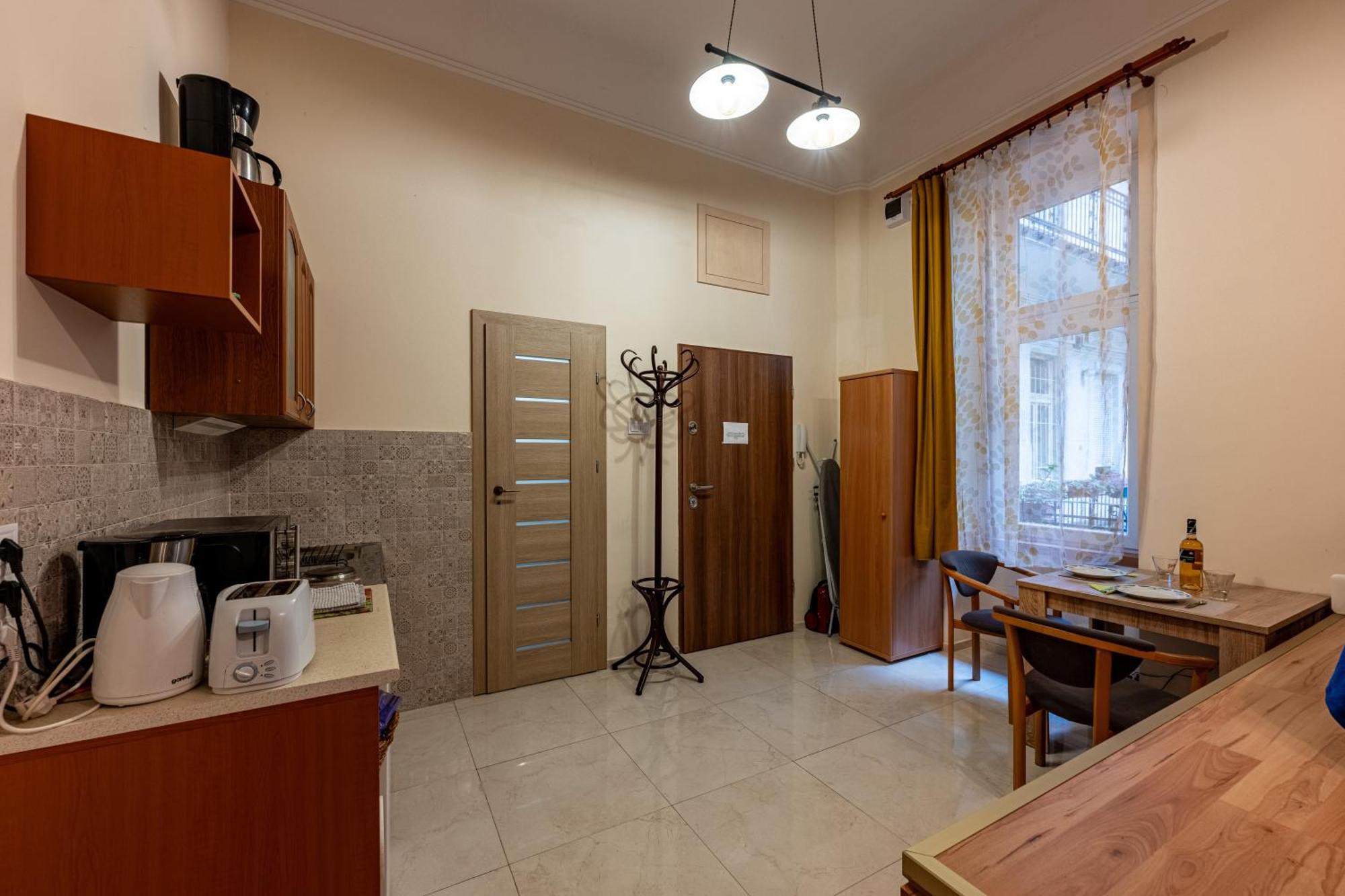 A Quiet Studio In The Heart Of The City Budapest Exteriör bild