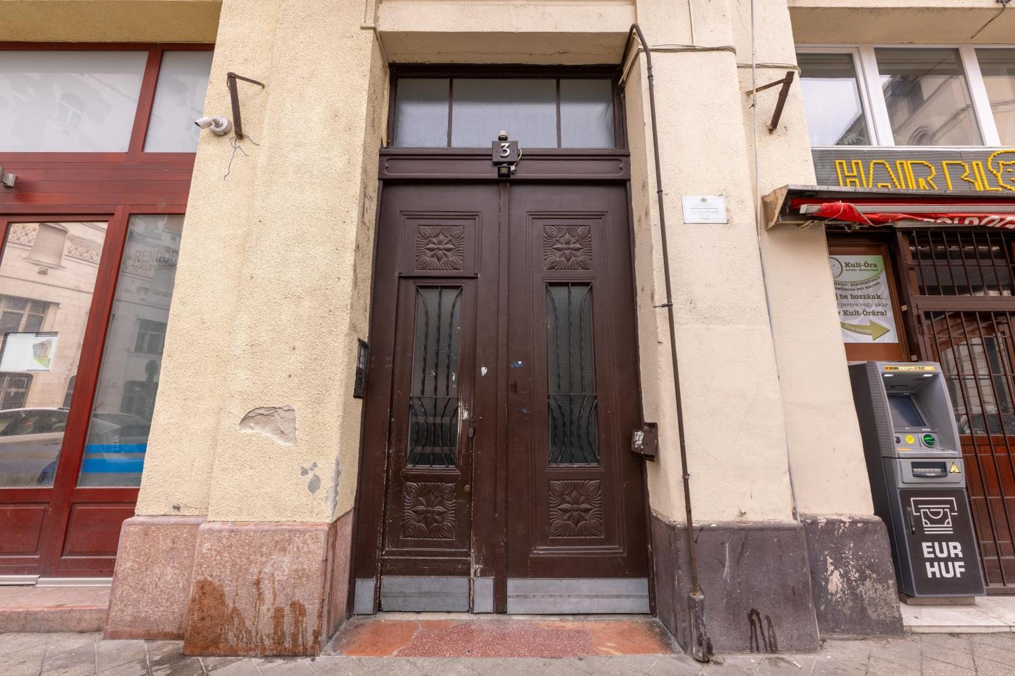 A Quiet Studio In The Heart Of The City Budapest Exteriör bild