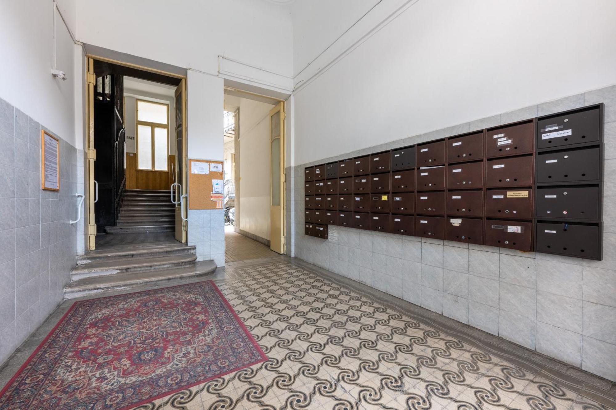 A Quiet Studio In The Heart Of The City Budapest Exteriör bild